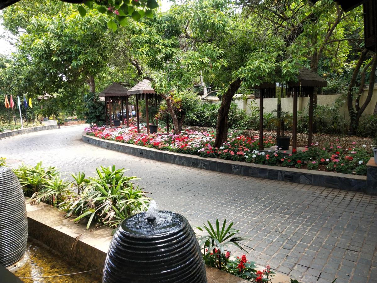 Regenta Mpg Club Mahabaleshwar Hotel Bagian luar foto
