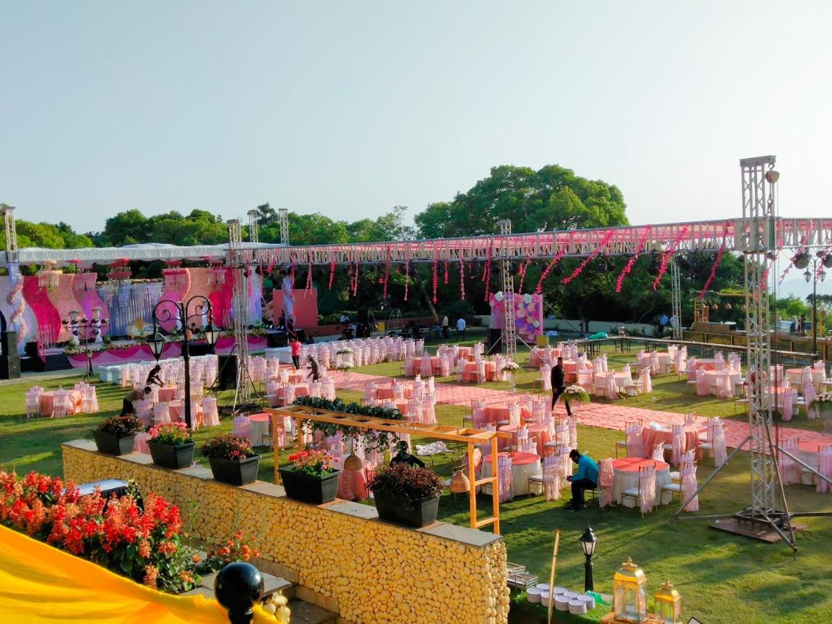 Regenta Mpg Club Mahabaleshwar Hotel Bagian luar foto