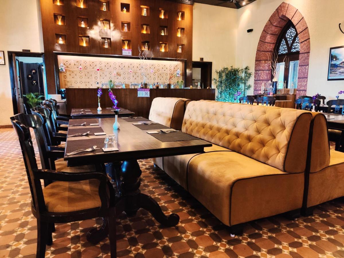 Regenta Mpg Club Mahabaleshwar Hotel Bagian luar foto