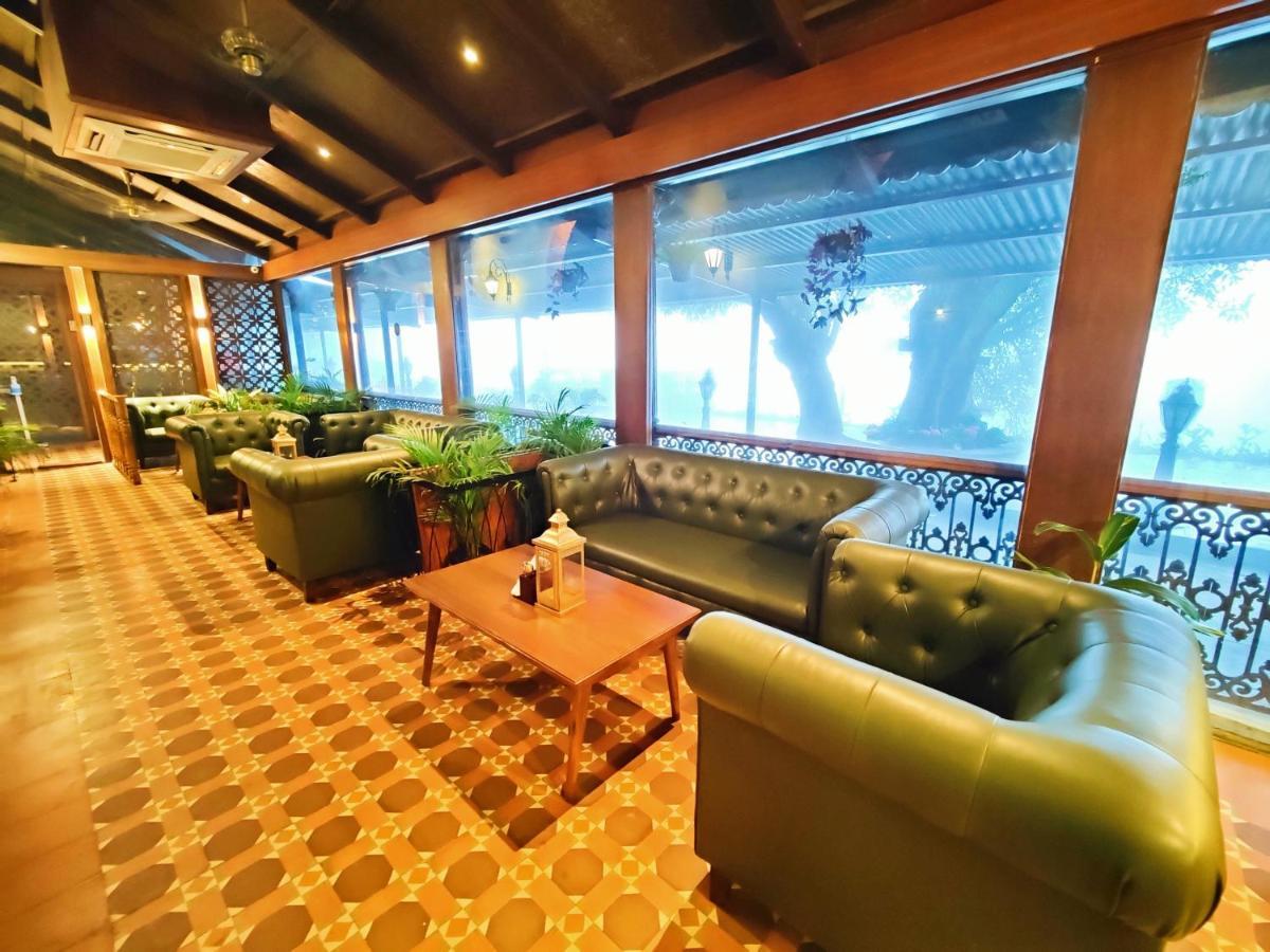 Regenta Mpg Club Mahabaleshwar Hotel Bagian luar foto