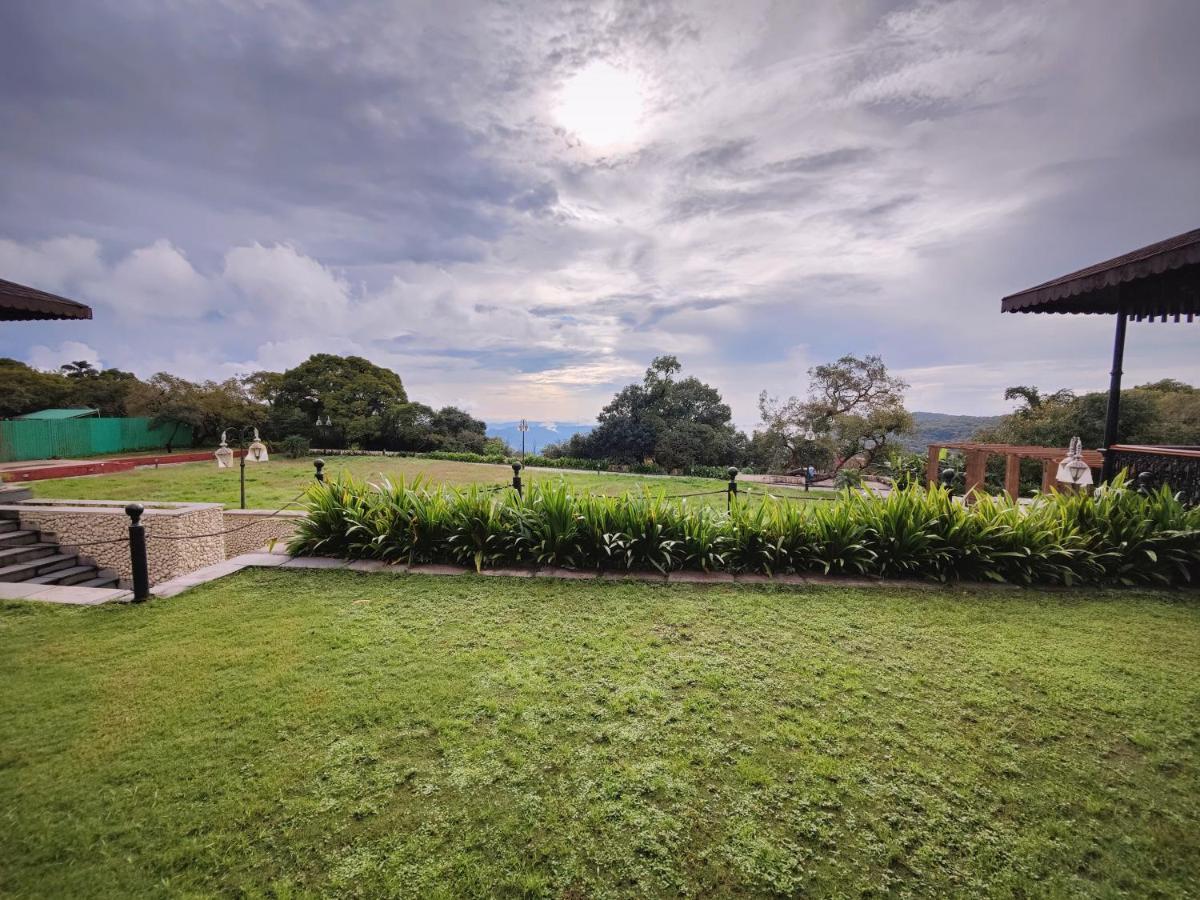Regenta Mpg Club Mahabaleshwar Hotel Bagian luar foto