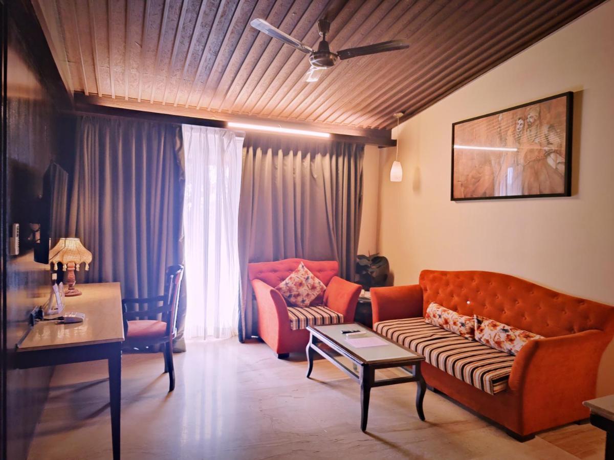 Regenta Mpg Club Mahabaleshwar Hotel Bagian luar foto