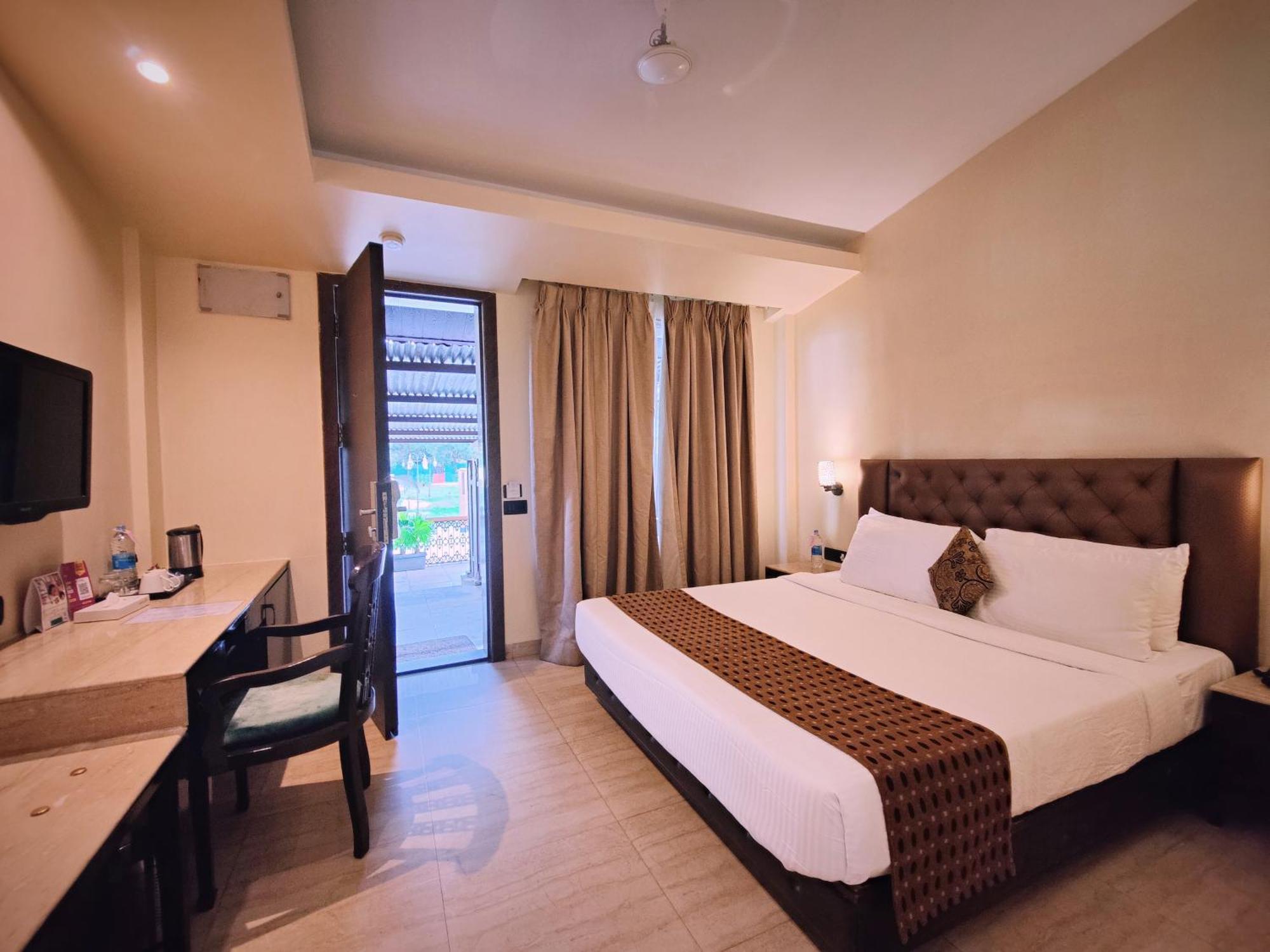 Regenta Mpg Club Mahabaleshwar Hotel Bagian luar foto